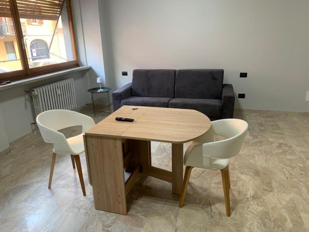 Catrizia Apartment Casale Monferrato Bagian luar foto