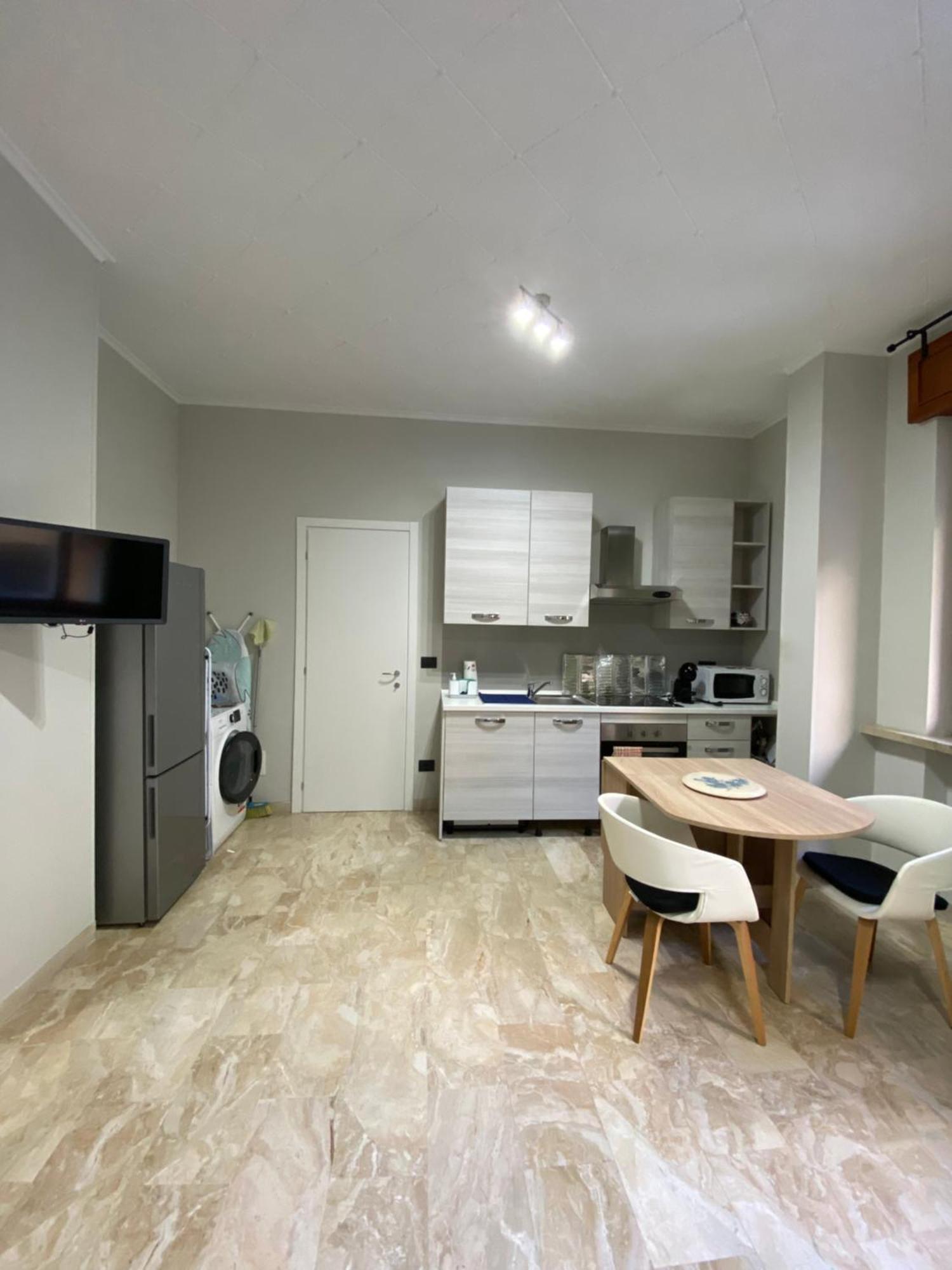 Catrizia Apartment Casale Monferrato Bagian luar foto